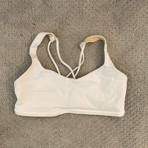 White lululemon sports bra